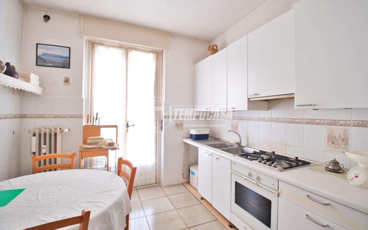 appartamento in vendita a Vercelli in zona Via Marco Polo