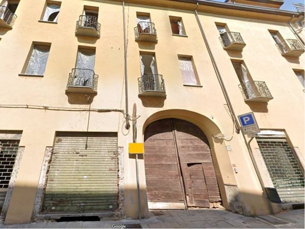 casa indipendente in vendita a Vercelli in zona Centro Città