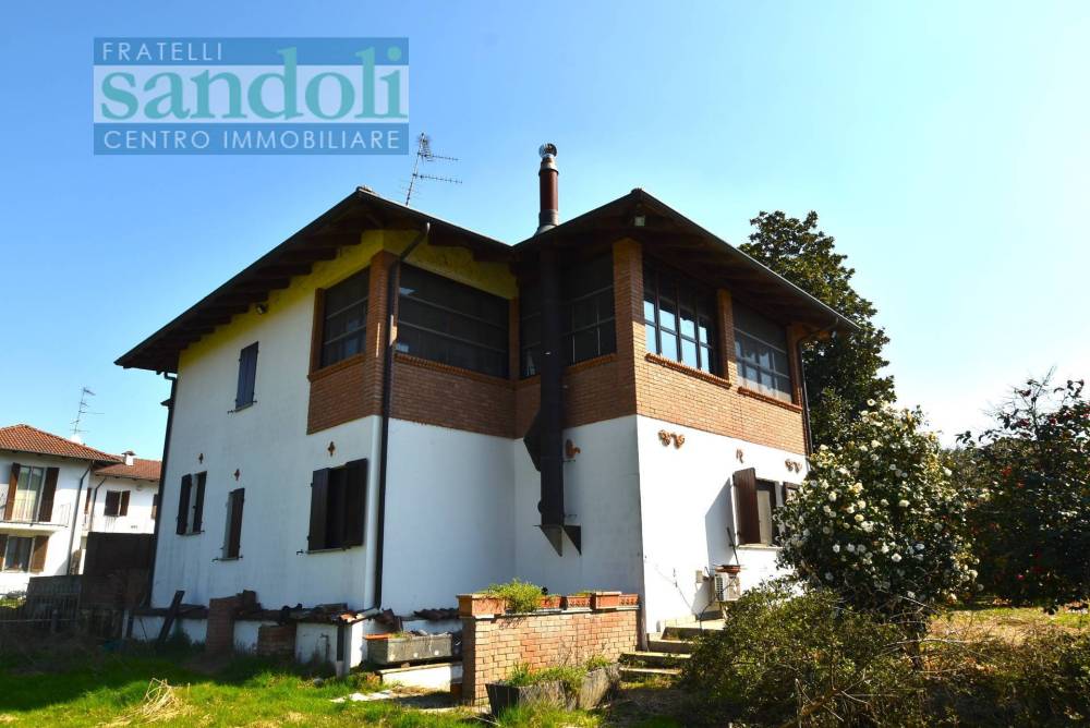 casa indipendente in vendita a Vercelli in zona Bivio Sesia