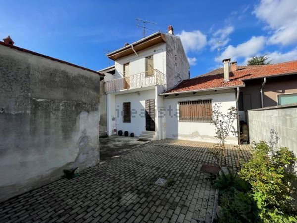 casa indipendente in vendita a Vercelli