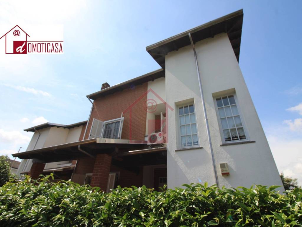 casa indipendente in vendita a Vercelli in zona Porta Torino