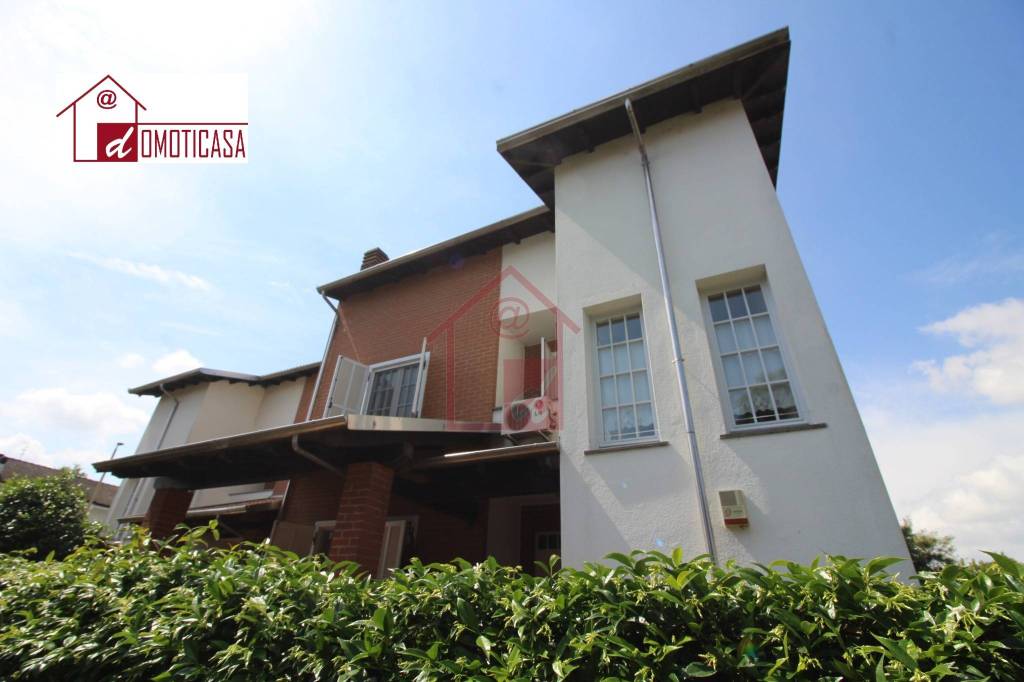 casa indipendente in vendita a Vercelli