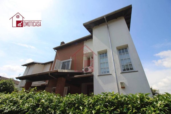 casa indipendente in vendita a Vercelli