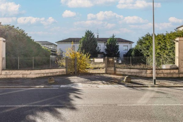 locale di sgombero in vendita a Vercelli