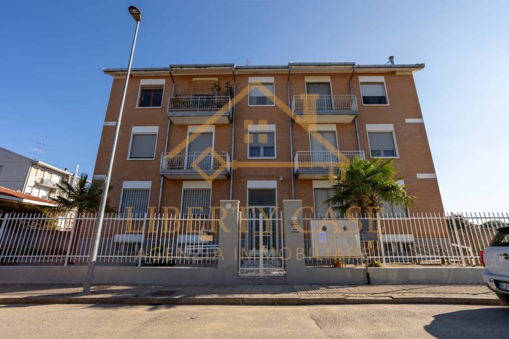 appartamento in vendita a Vercelli in zona Cappuccini