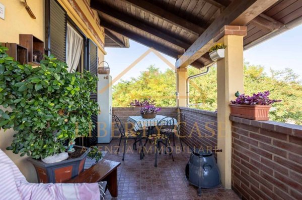 casa indipendente in vendita a Vercelli in zona Cappuccini