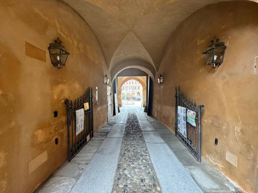 appartamento in vendita a Vercelli in zona Centro Città