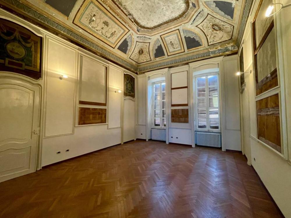 appartamento in vendita a Vercelli in zona Centro Città