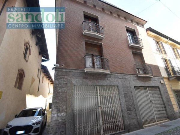 intera palazzina in vendita a Vercelli in zona Centro Città