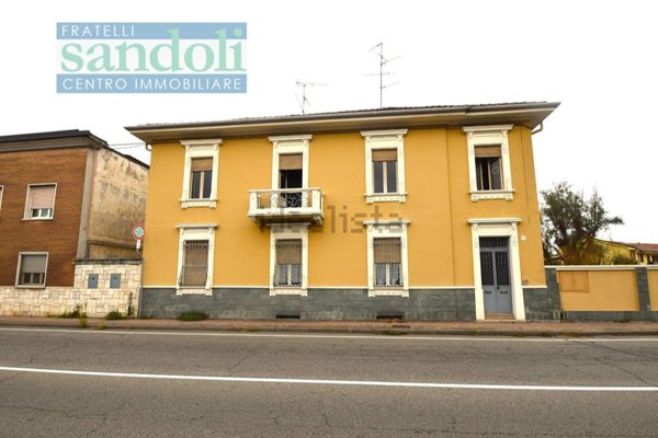 casa indipendente in vendita a Vercelli in zona Centro Città