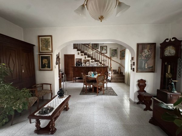 casa indipendente in vendita a Vercelli in zona Centro Città