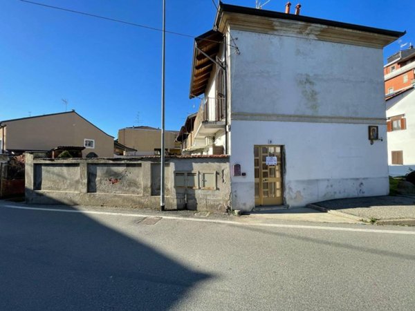 casa indipendente in vendita a Vercelli in zona Cappuccini