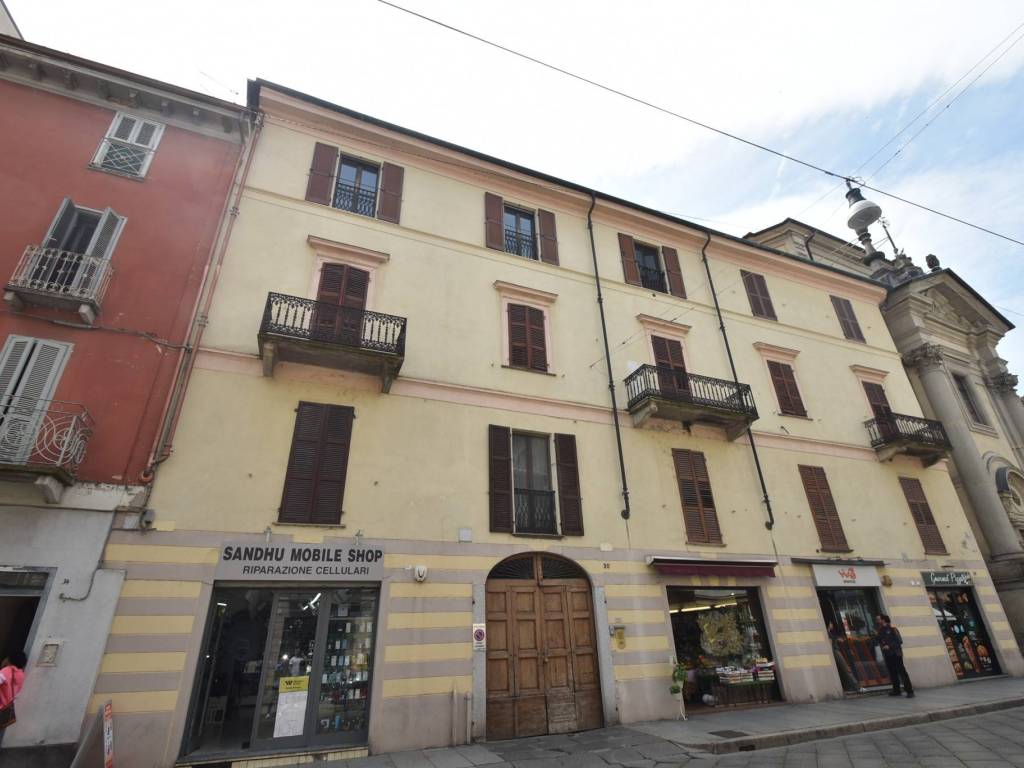 appartamento in vendita a Vercelli in zona Centro Città
