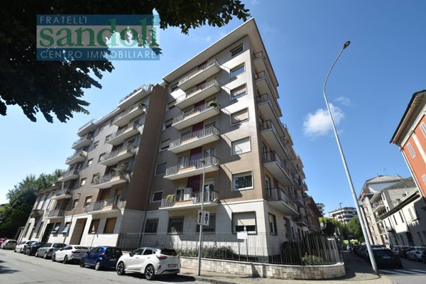 appartamento in vendita a Vercelli in zona Centro Città