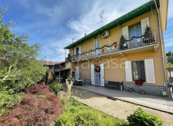 casa indipendente in vendita a Vercelli
