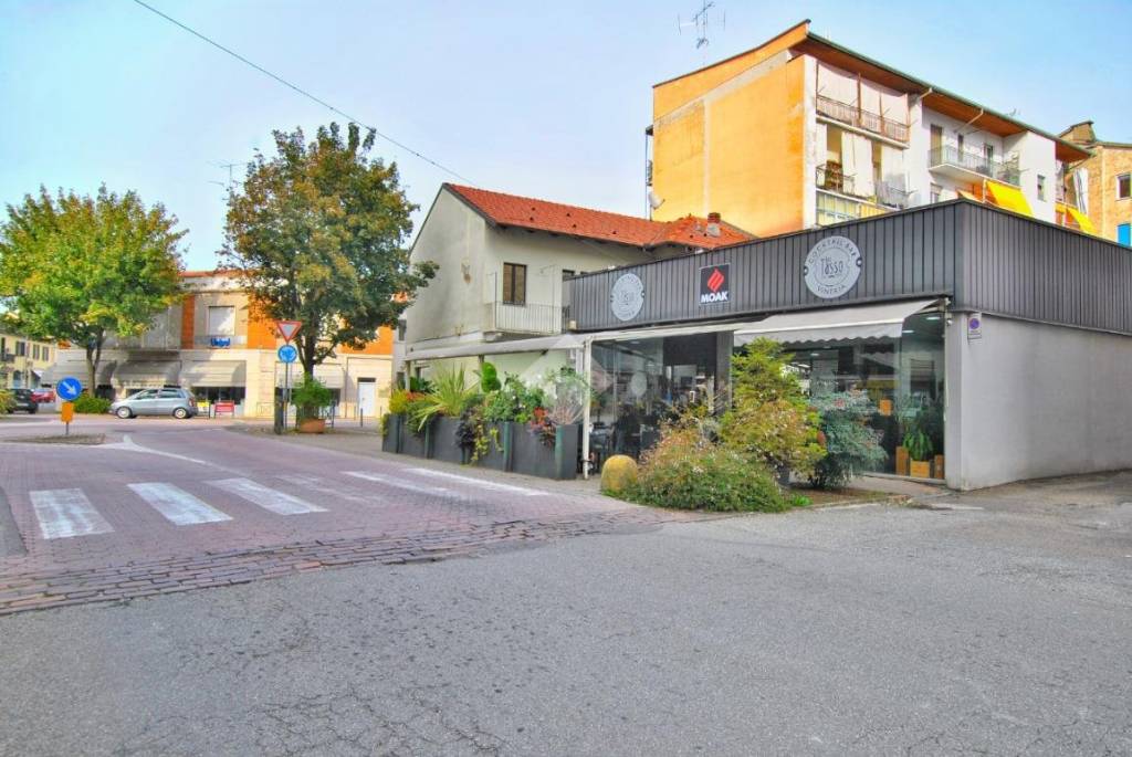 negozio in vendita a Vercelli in zona Ospedale
