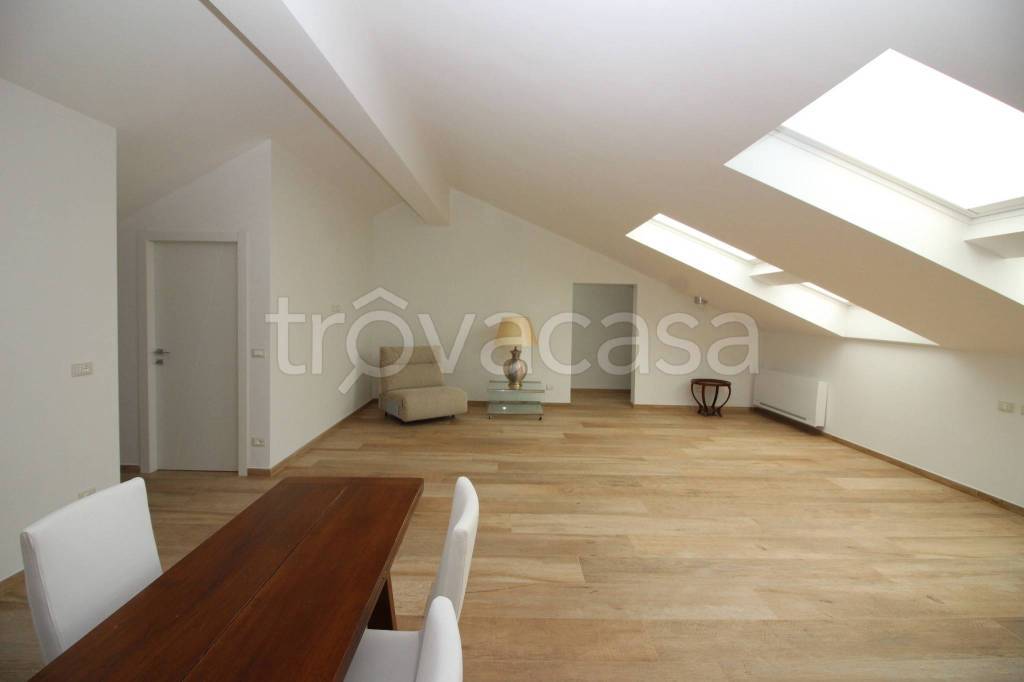 appartamento in vendita a Vercelli in zona Centro Città