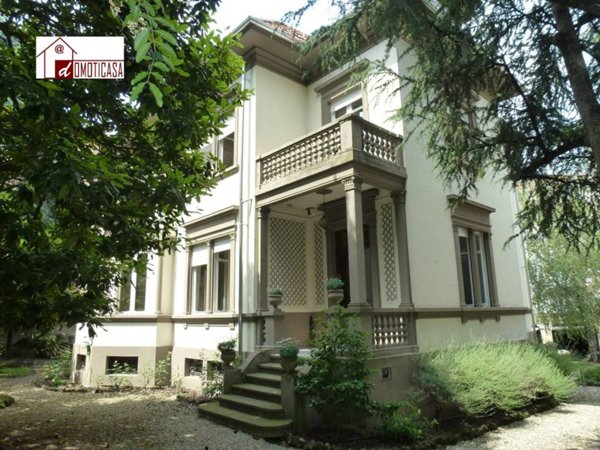 casa indipendente in vendita a Vercelli in zona Centro Città