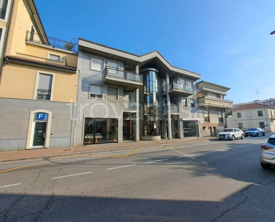 negozio in vendita a Vercelli in zona Centro Città