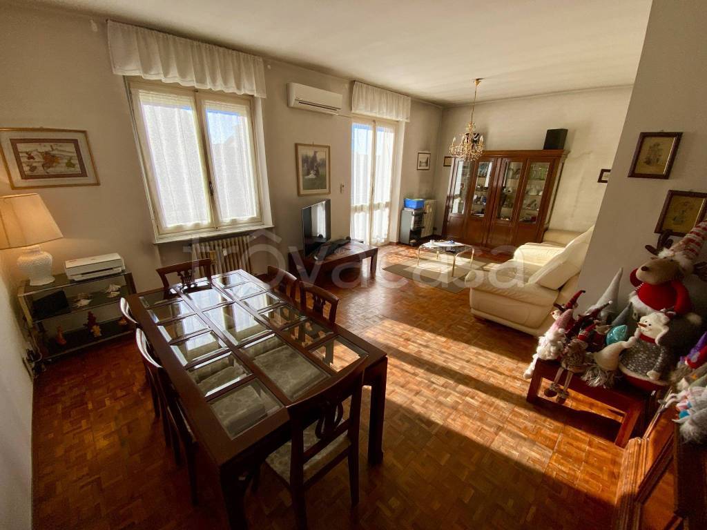 appartamento in vendita a Vercelli in zona Centro Città