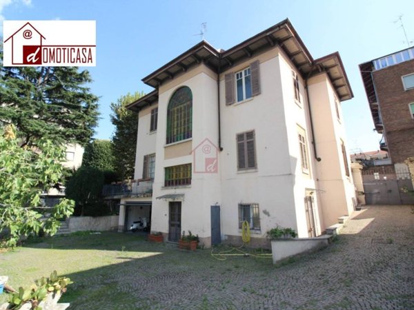 casa indipendente in vendita a Vercelli in zona Centro Città