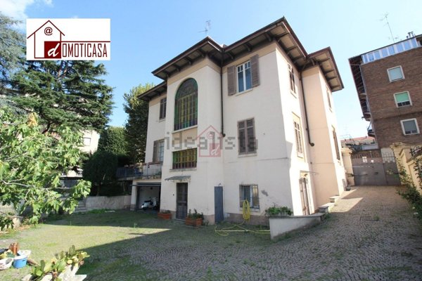 casa indipendente in vendita a Vercelli in zona Centro Città
