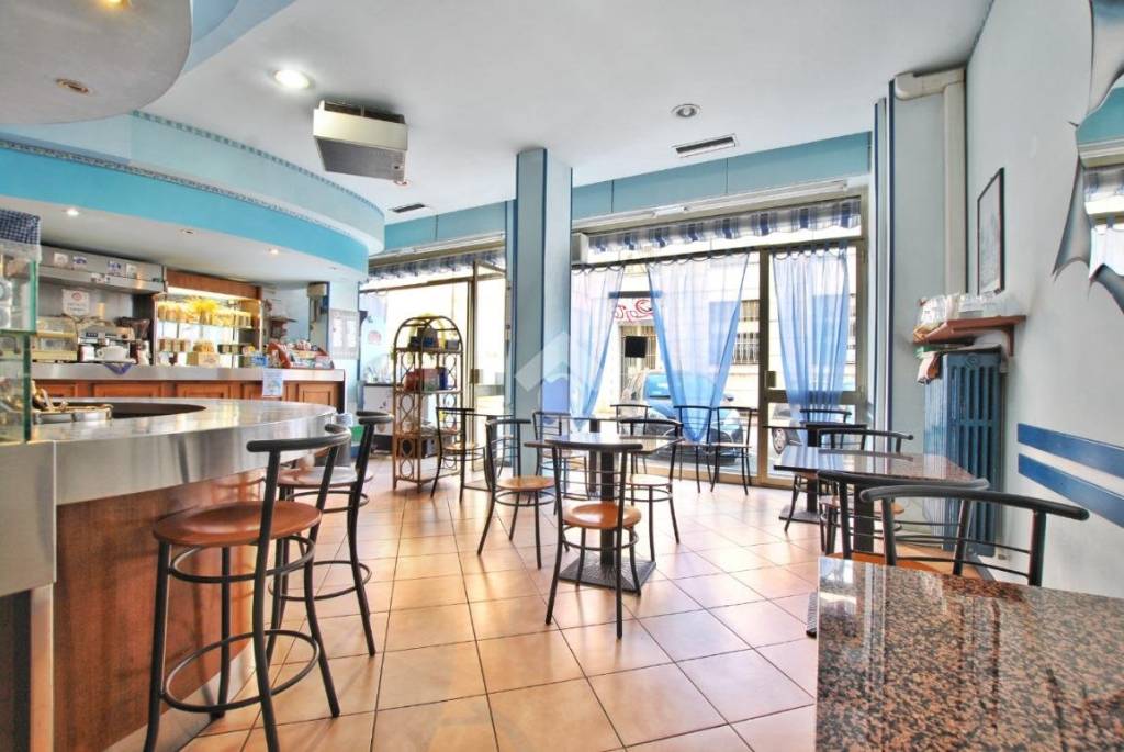 negozio in vendita a Vercelli in zona Centro Città