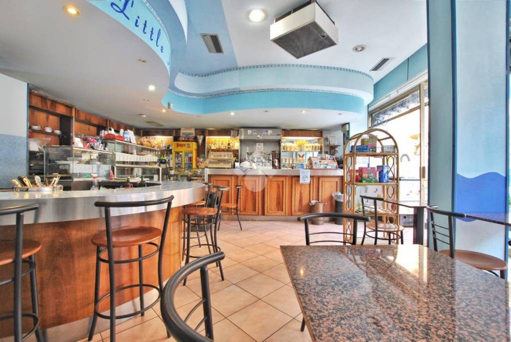 negozio in vendita a Vercelli in zona Centro Città