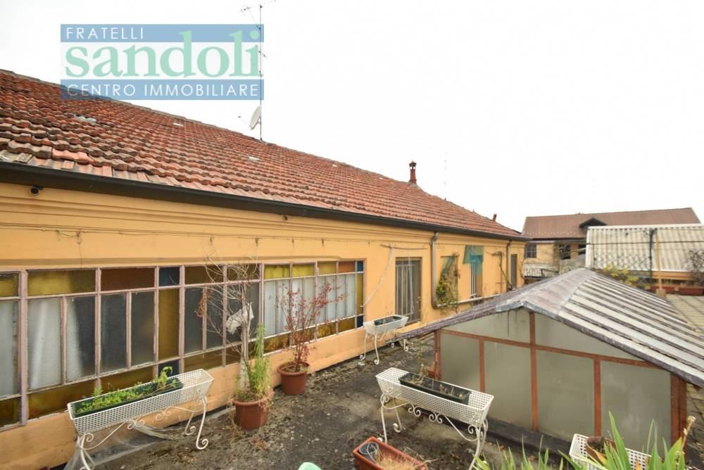 casa indipendente in vendita a Vercelli in zona Centro Città