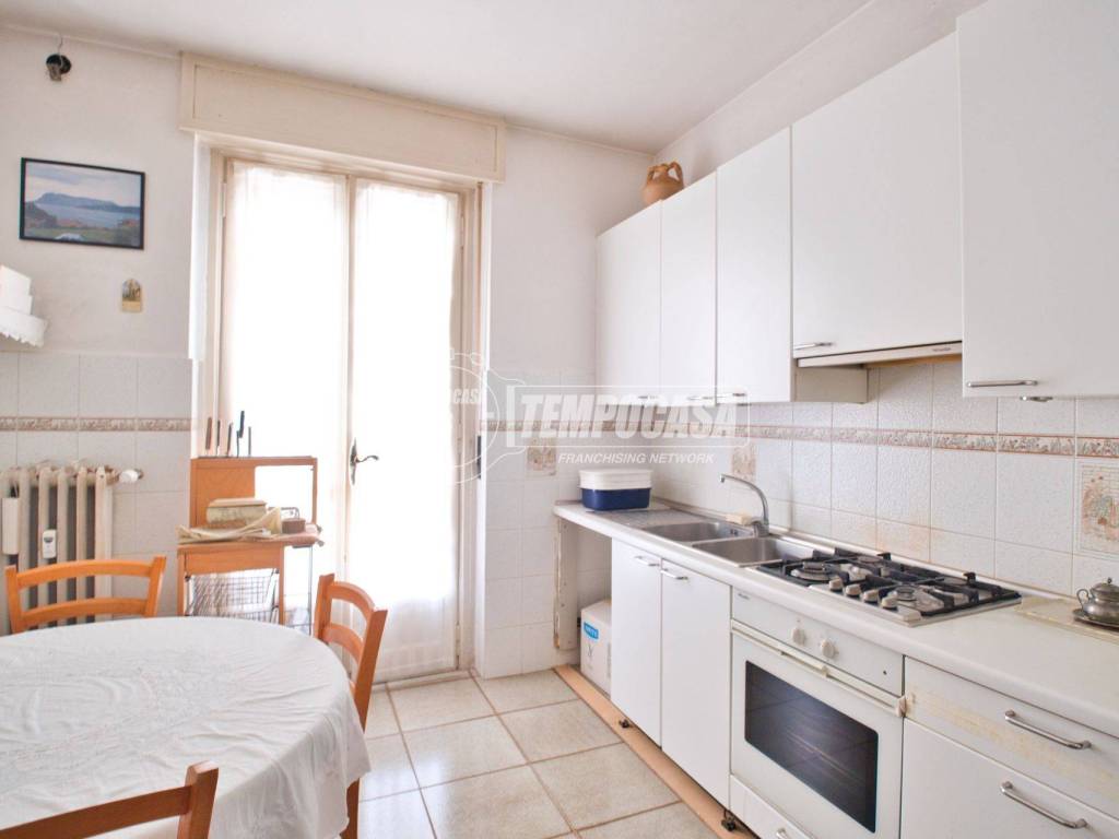 appartamento in vendita a Vercelli in zona Via Marco Polo