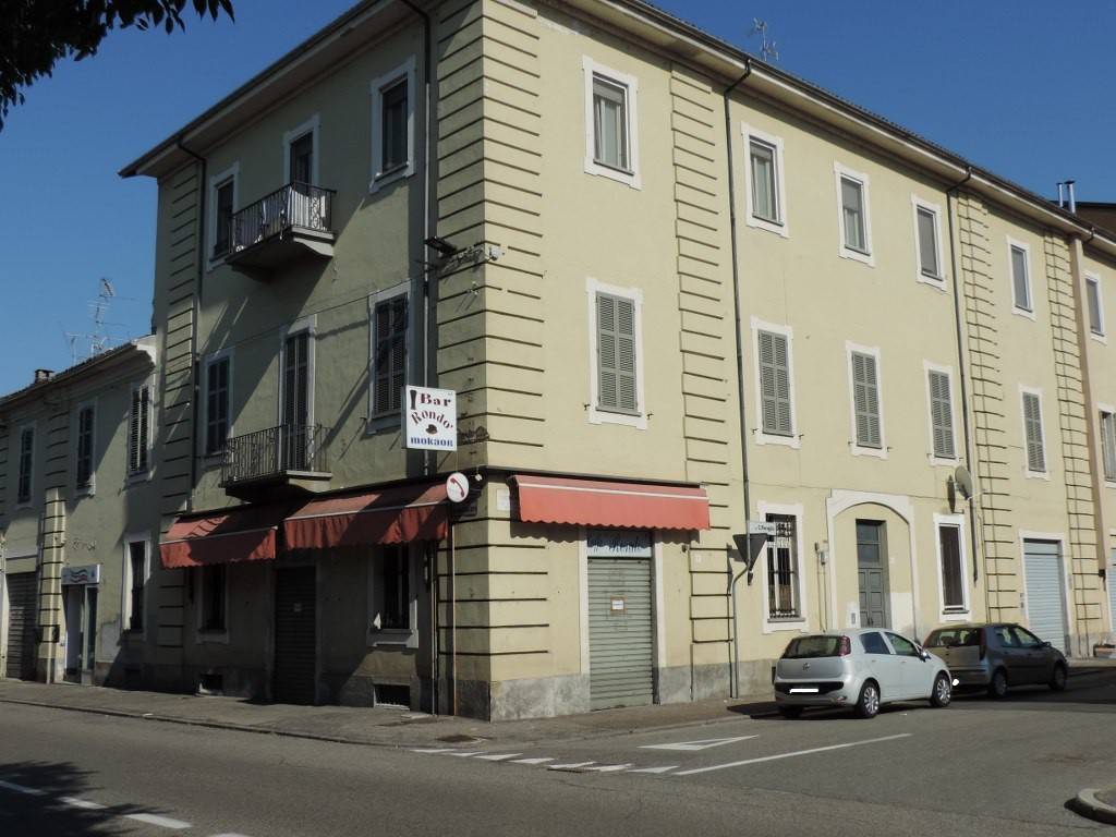 negozio in vendita a Vercelli in zona Centro Città