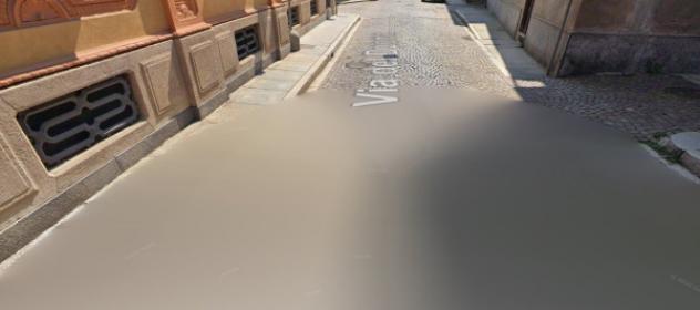 locale commerciale in vendita a Vercelli in zona Centro Città