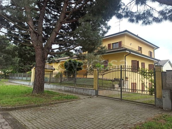 casa indipendente in vendita a Vercelli