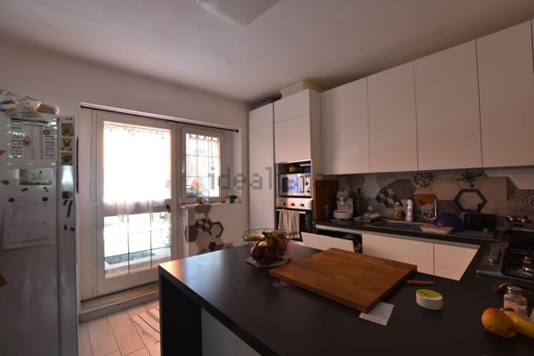 esavano in vendita a Vercelli