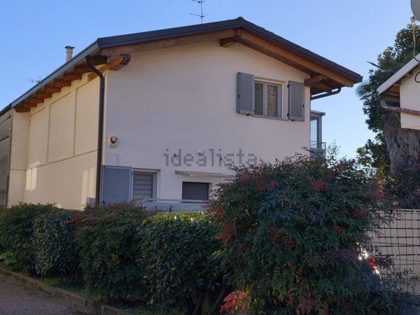 casa indipendente in vendita a Vercelli