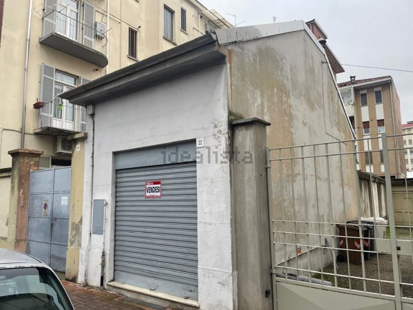 locale di sgombero in vendita a Vercelli