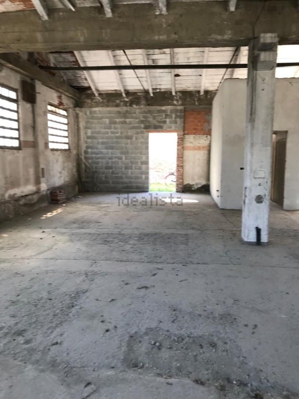 capannone in vendita a Vercelli