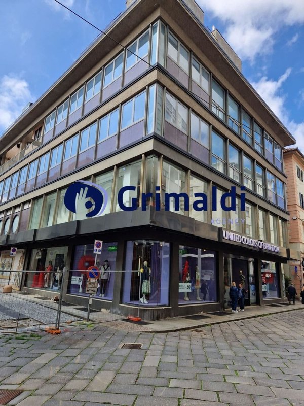 ufficio in vendita a Vercelli in zona Centro Città