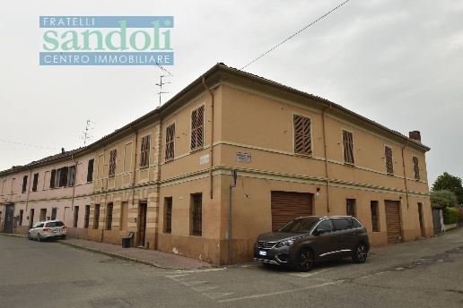 casa indipendente in vendita a Vercelli in zona Centro Città