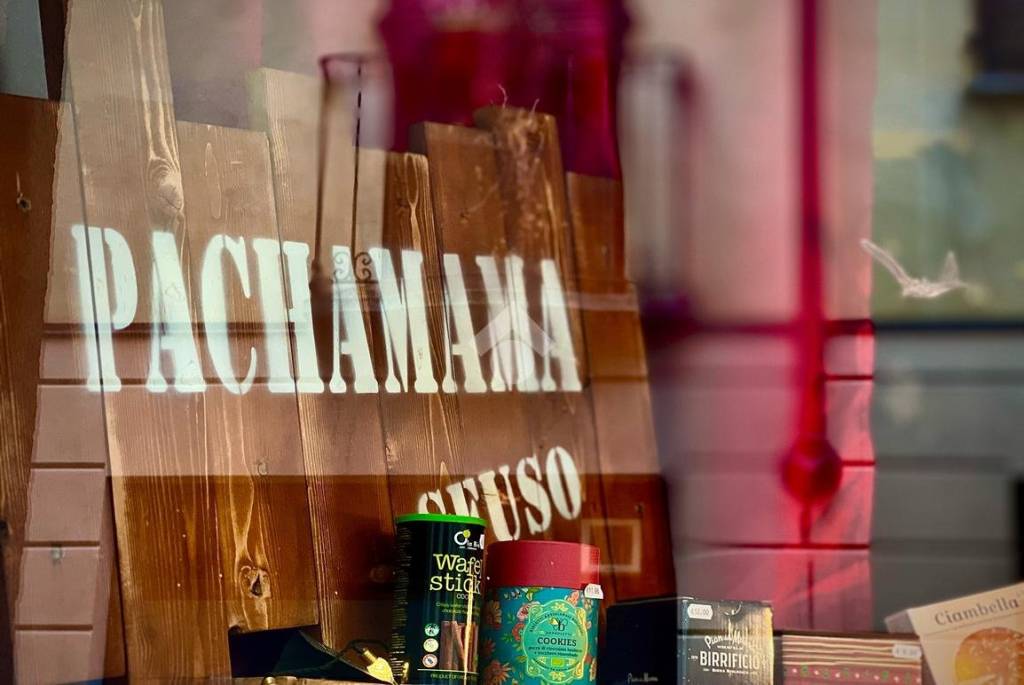 negozio in vendita a Vercelli in zona Centro Città