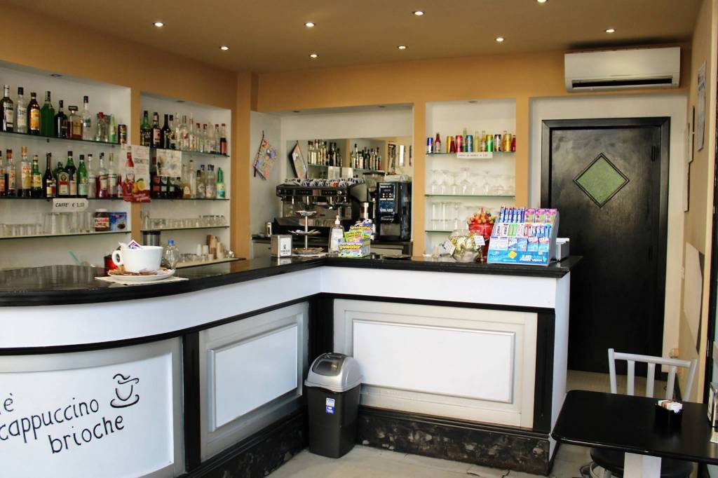 negozio in vendita a Vercelli in zona Centro Città