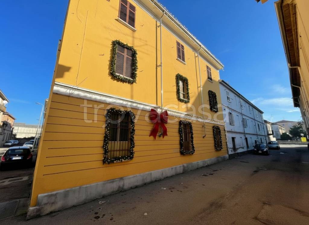 casa indipendente in vendita a Vercelli