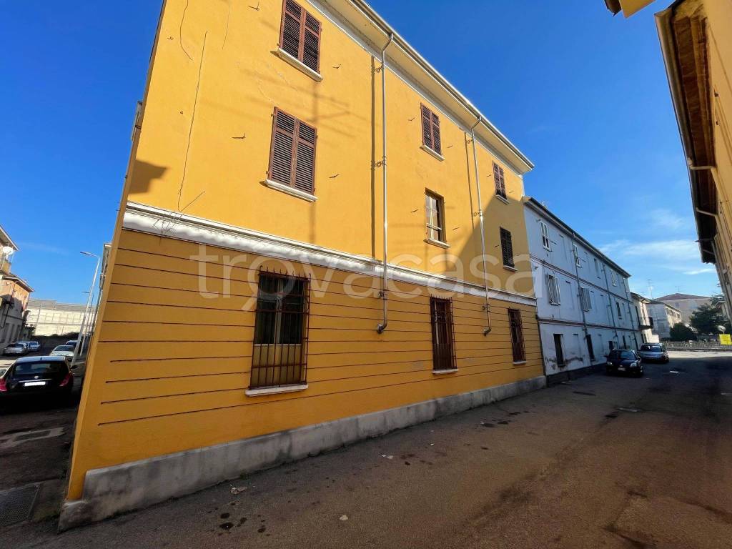 casa indipendente in vendita a Vercelli