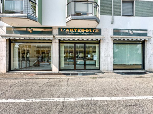 negozio in vendita a Vercelli