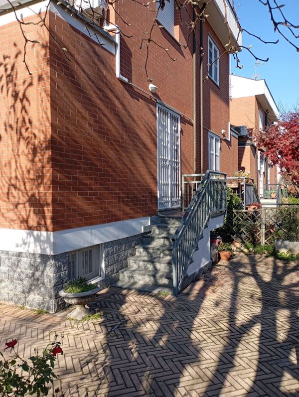 casa indipendente in vendita a Vercelli