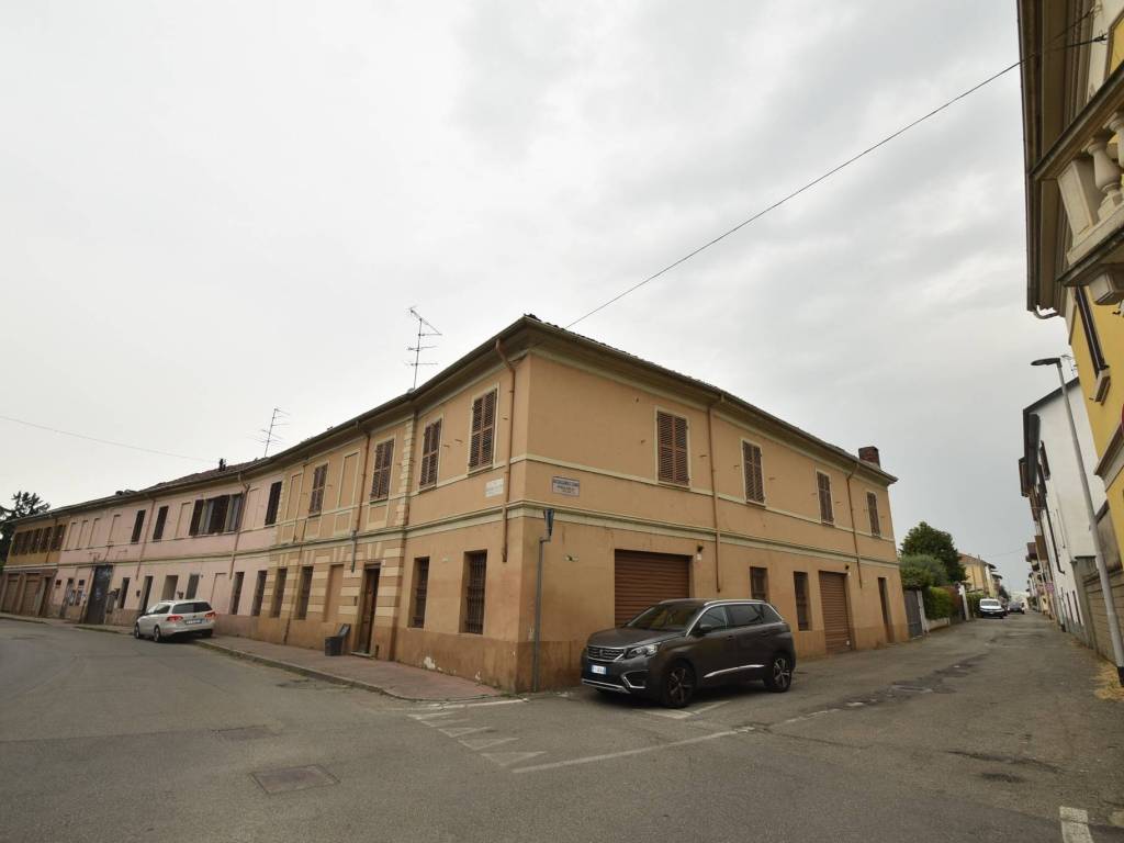 casa indipendente in vendita a Vercelli in zona Zona Belvedere