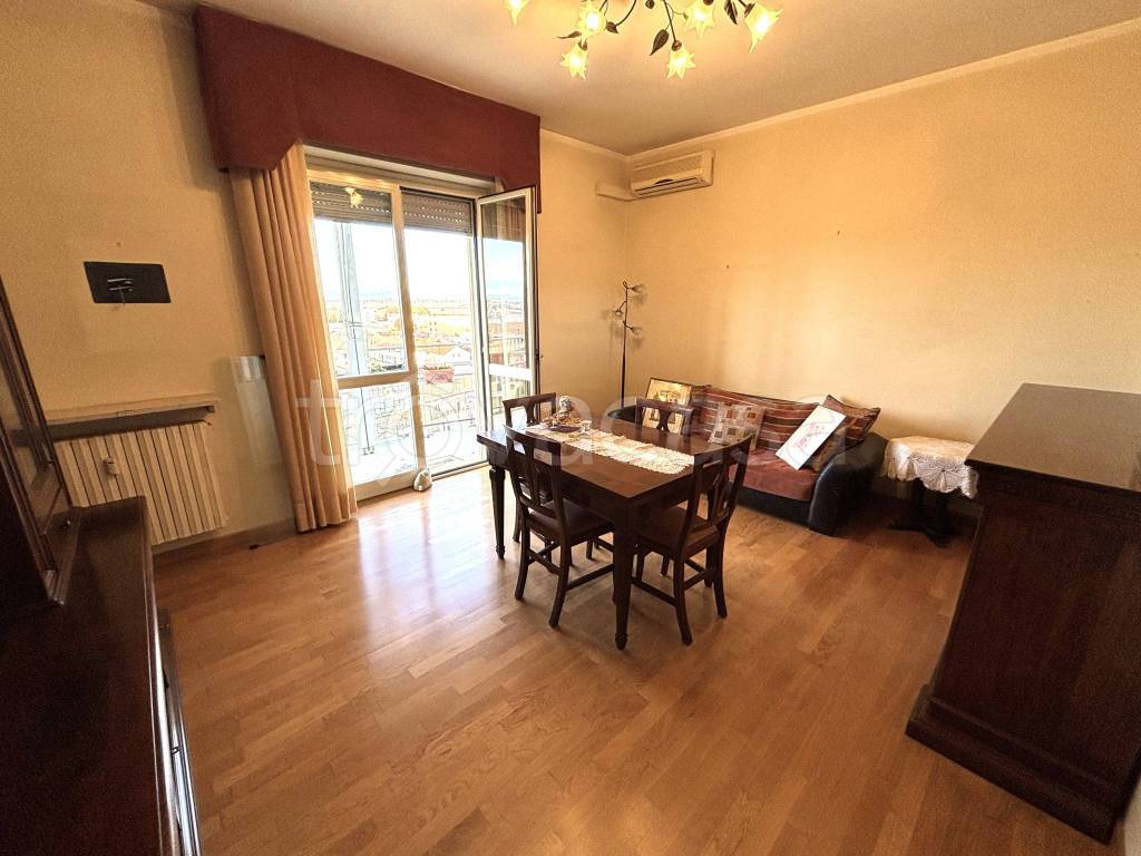 appartamento in vendita a Vercelli in zona Centro Città