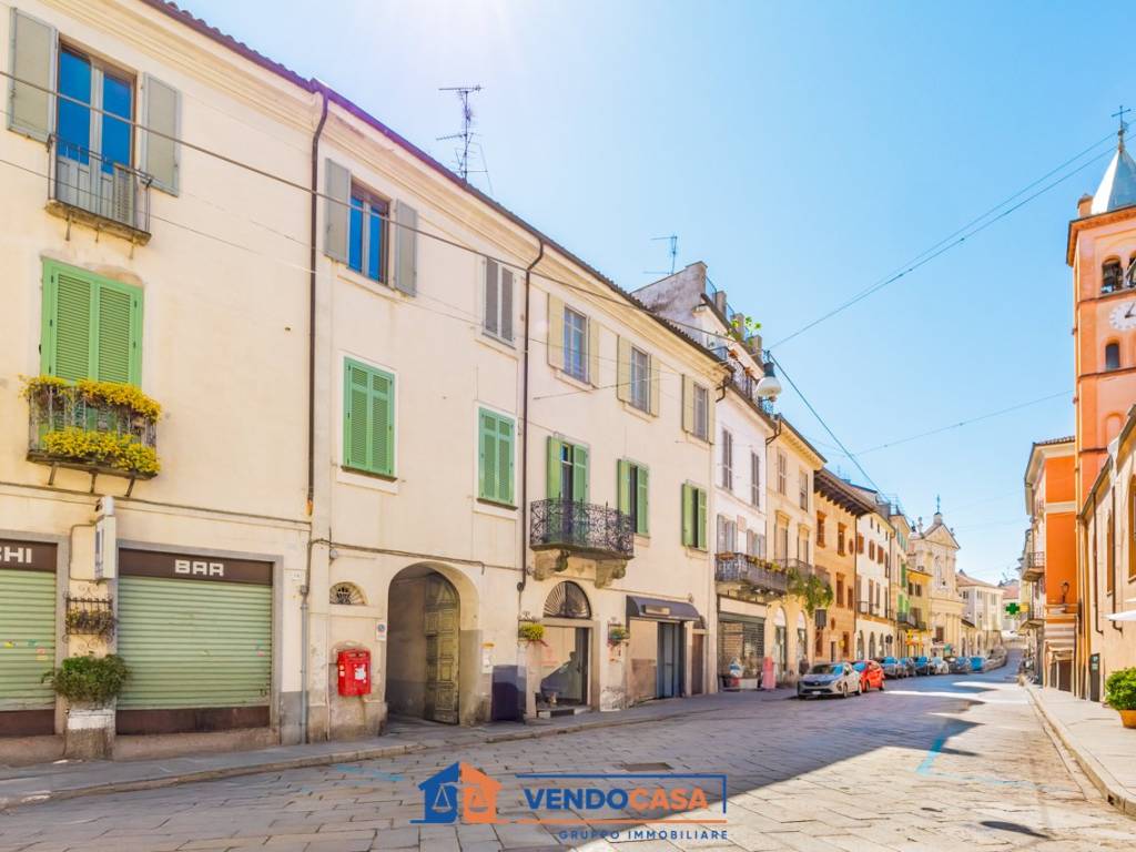 appartamento in vendita a Vercelli in zona Centro Città