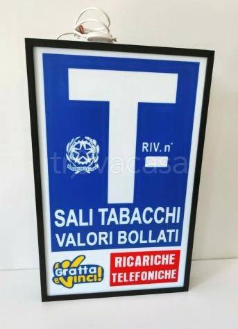 negozio in vendita a Vercelli in zona Centro Città