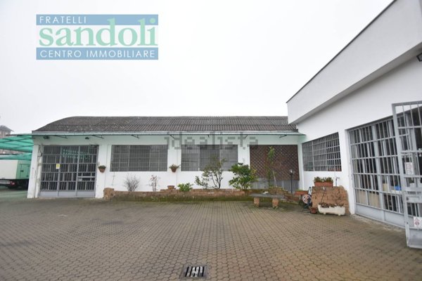 capannone in vendita a Vercelli